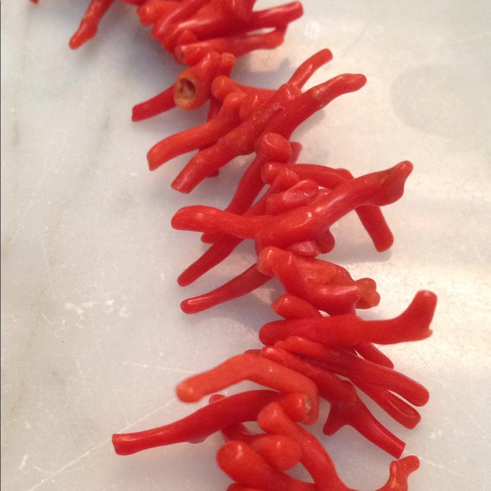 VINTAGE 1970s Genuine Red Branch Coral Necklace - Picture 3 of 5